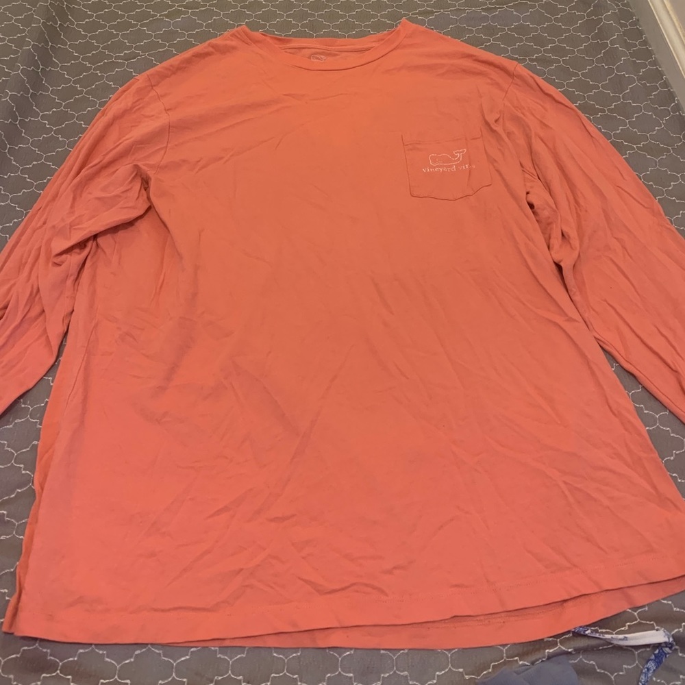 Vineyard vines crackle long sleeve.